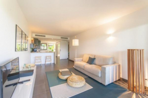 Air-conditioned furnished apartment with terrace & parking Rated 4 stars